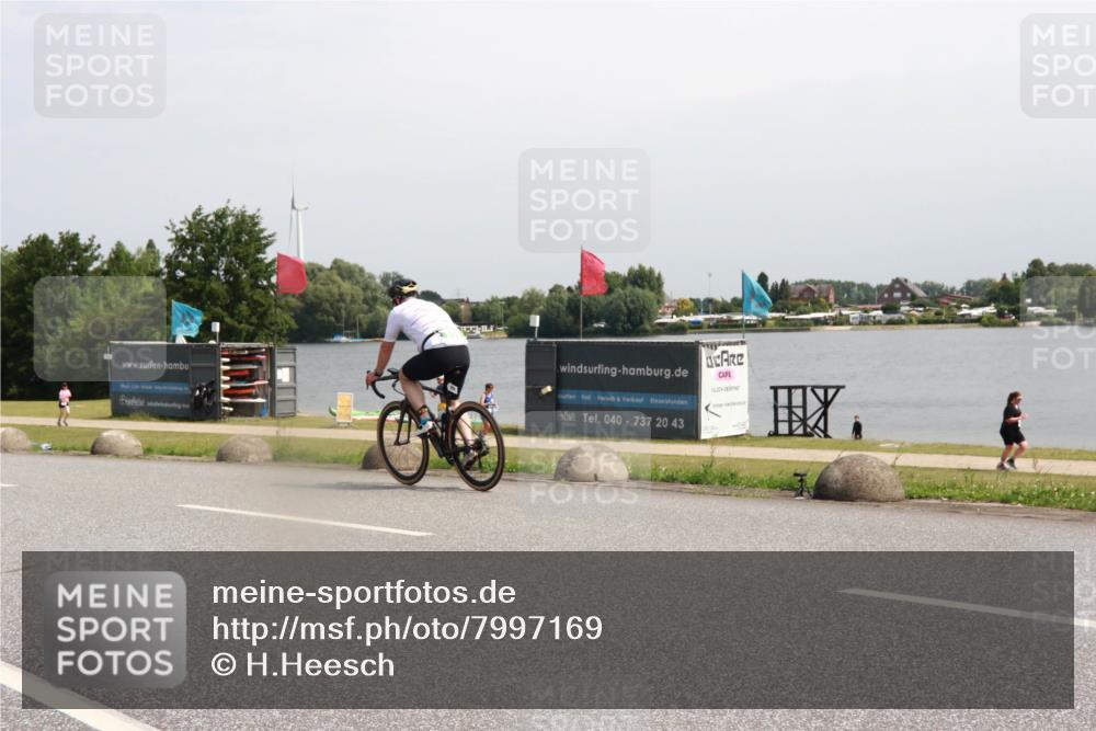 21.06.2025 - 27. Vierlanden-Triathlon H.Heesch http://msf.ph/oto/7997169 15.06.2025 11:32:02 Radfahren 761, 898 meine-sportfotos.de
