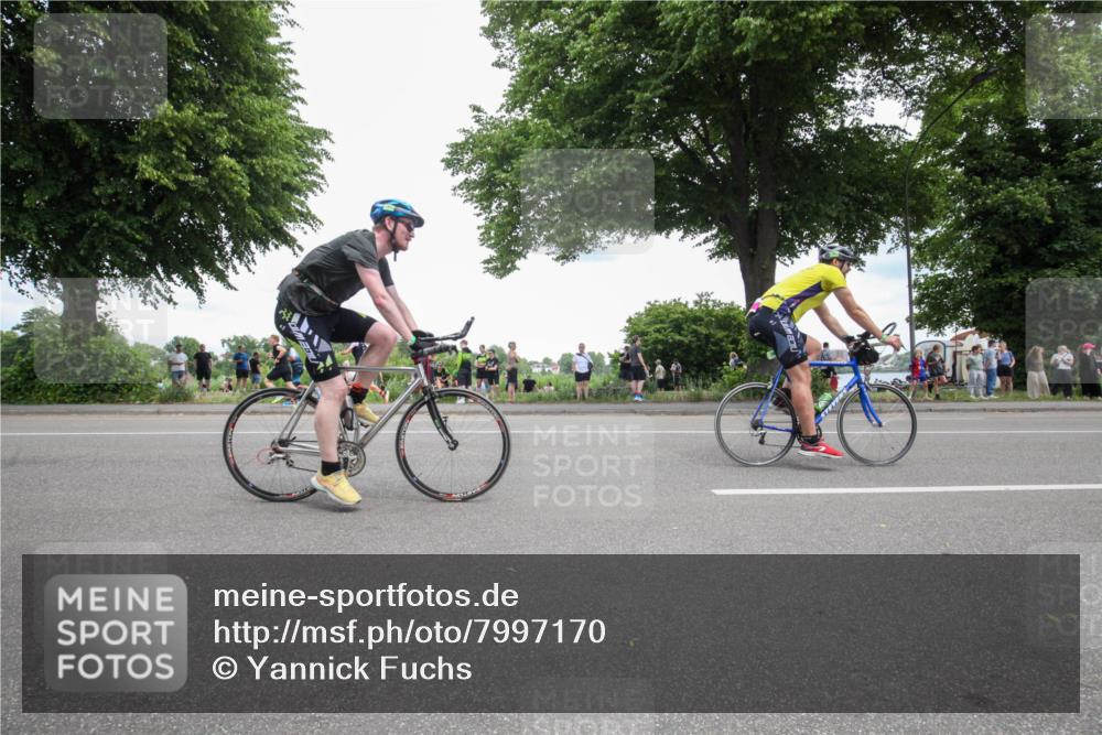 15.06.2025 - 7 Türme Triathlon Yannick Fuchs http://msf.ph/oto/7997170 15.06.2025 13:49:09 Radfahren 304, 307, 706, 720, 756 meine-sportfotos.de