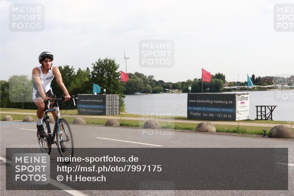 15.06.2025 - 27. Vierlanden-Triathlon H.Heesch http://msf.ph/oto/7997175 15.06.2025 09:32:49 Radfahren 71, 84 meine-sportfotos.de