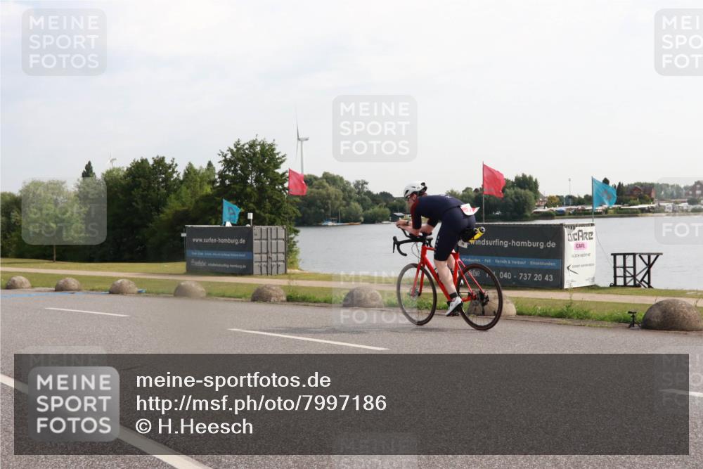 15.06.2025 - 27. Vierlanden-Triathlon H.Heesch http://msf.ph/oto/7997186 15.06.2025 09:32:52 Radfahren 71, 72, 81, 84 meine-sportfotos.de