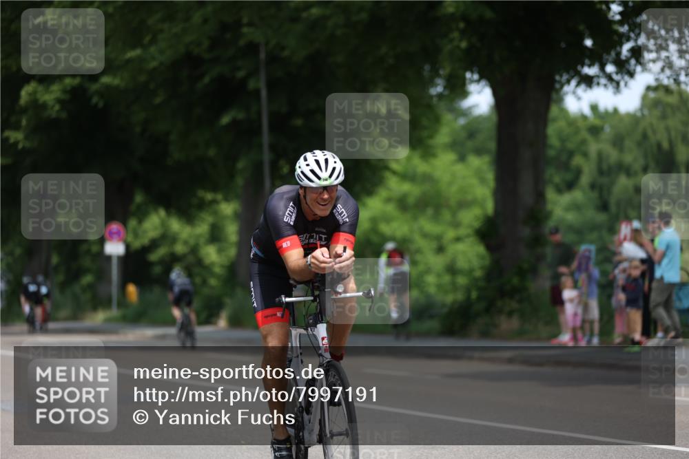 15.06.2025 - 7 Türme Triathlon Yannick Fuchs http://msf.ph/oto/7997191 15.06.2025 12:17:11 Radfahren 395, 501 meine-sportfotos.de
