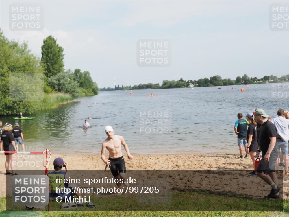 21.06.2025 - 27. Vierlanden-Triathlon MichiJ http://msf.ph/oto/7997205 15.06.2026 09:58:17 Schwimmen 289, 321, 360 meine-sportfotos.de
