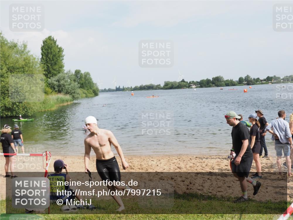 21.06.2025 - 27. Vierlanden-Triathlon MichiJ http://msf.ph/oto/7997215 15.06.2026 09:58:18 Schwimmen 289, 321, 360 meine-sportfotos.de