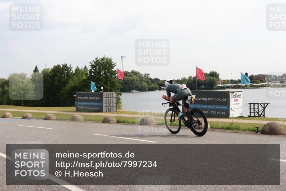 15.06.2025 - 27. Vierlanden-Triathlon H.Heesch http://msf.ph/oto/7997234 15.06.2025 09:33:37 Radfahren 202 meine-sportfotos.de