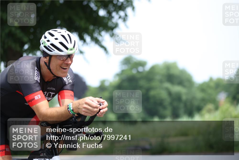 15.06.2025 - 7 Türme Triathlon Yannick Fuchs http://msf.ph/oto/7997241 15.06.2025 12:17:12 Radfahren 395, 501, 633 meine-sportfotos.de