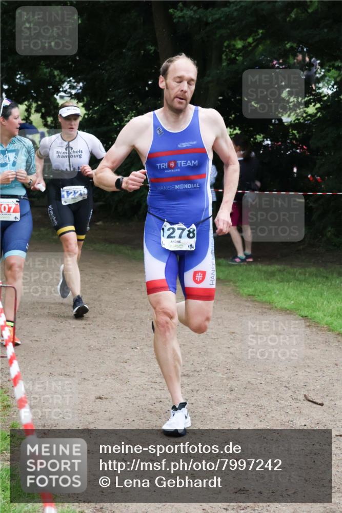 21.06.2025 - 27. Vierlanden-Triathlon Lena Gebhardt http://msf.ph/oto/7997242 15.06.2025 13:54:49 Laufen 07, 1229, 1278 meine-sportfotos.de