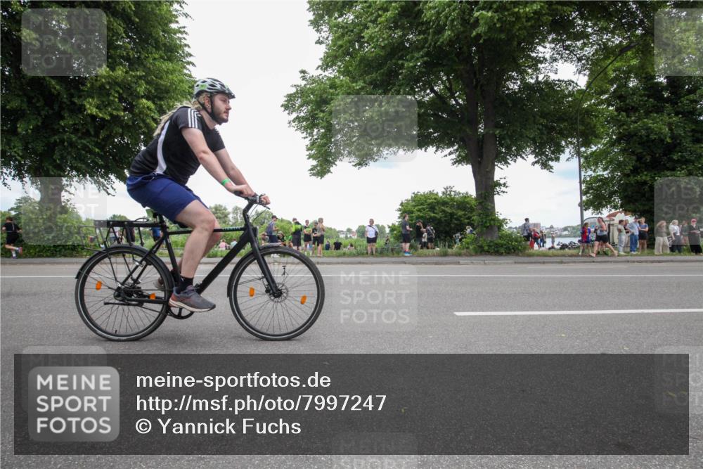 15.06.2025 - 7 Türme Triathlon Yannick Fuchs http://msf.ph/oto/7997247 15.06.2025 13:49:28 Radfahren 547, 847, 994 meine-sportfotos.de