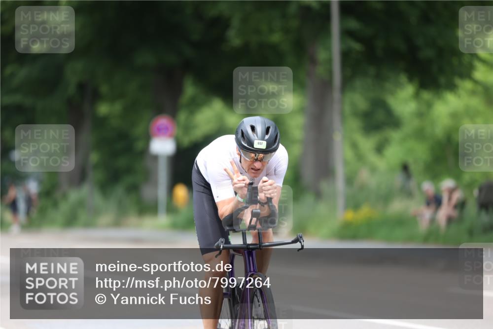 15.06.2025 - 7 Türme Triathlon Yannick Fuchs http://msf.ph/oto/7997264 15.06.2025 13:12:40 Radfahren 581, 660, 751, 1129, 1137, 1138 meine-sportfotos.de