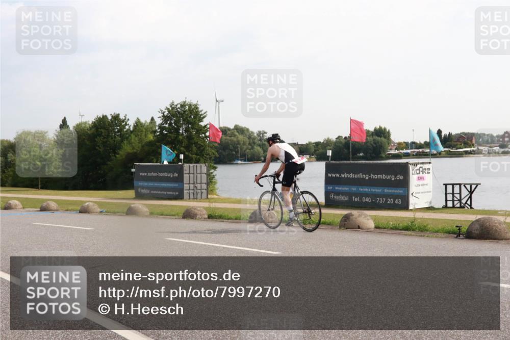 15.06.2025 - 27. Vierlanden-Triathlon H.Heesch http://msf.ph/oto/7997270 15.06.2025 09:33:42 Radfahren 97, 202 meine-sportfotos.de