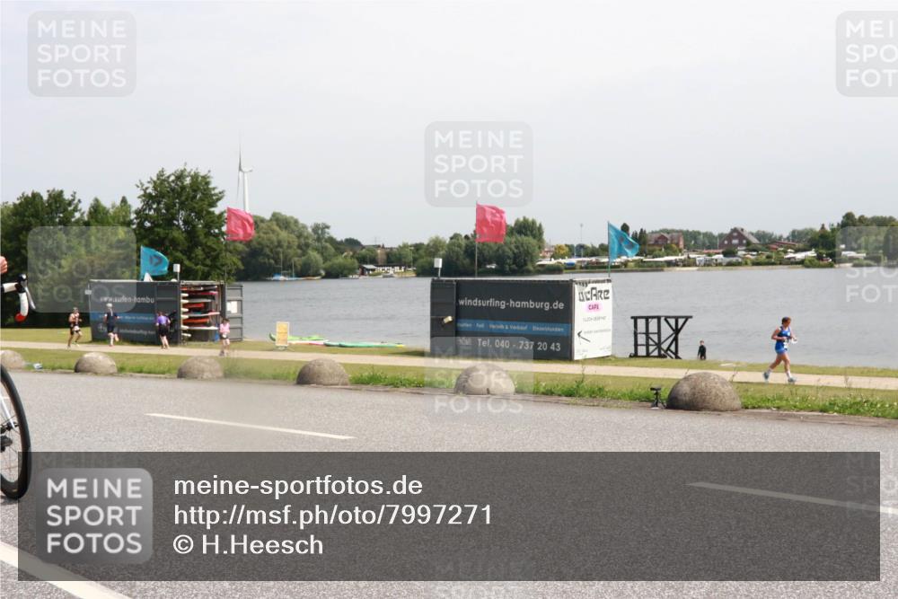 21.06.2025 - 27. Vierlanden-Triathlon H.Heesch http://msf.ph/oto/7997271 15.06.2025 11:32:06 Radfahren 144, 959 meine-sportfotos.de