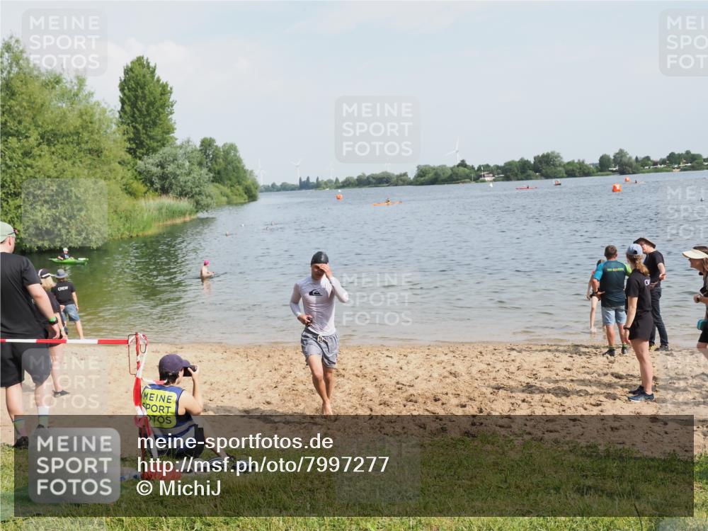 21.06.2025 - 27. Vierlanden-Triathlon MichiJ http://msf.ph/oto/7997277 15.06.2026 09:58:30 Schwimmen 345 meine-sportfotos.de