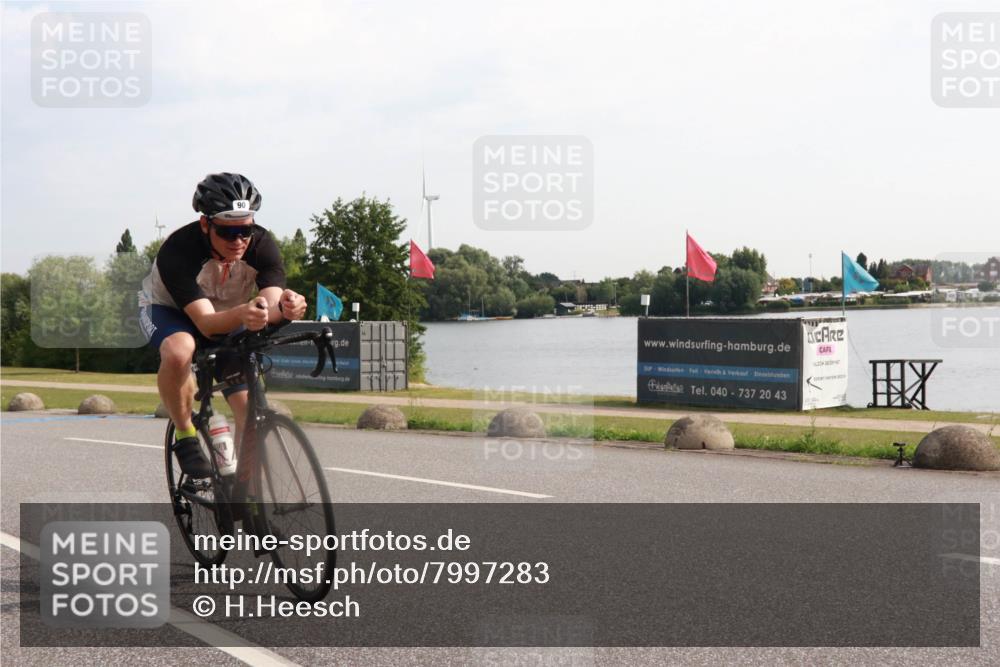 15.06.2025 - 27. Vierlanden-Triathlon H.Heesch http://msf.ph/oto/7997283 15.06.2025 09:33:46 Radfahren 90, 97 meine-sportfotos.de