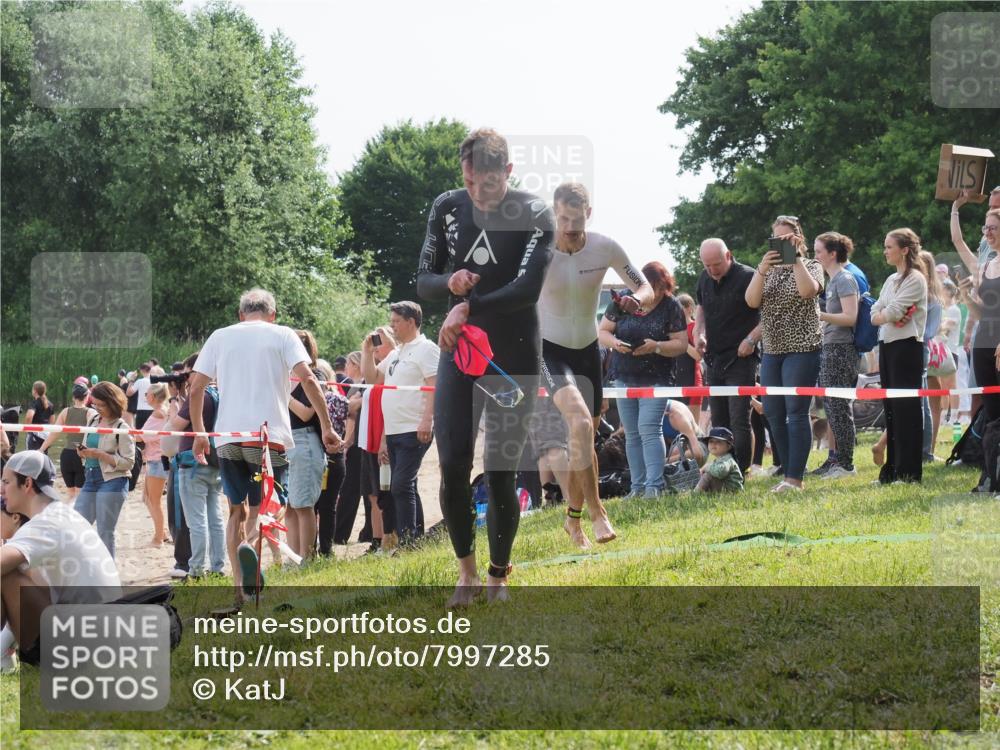 15.06.2025 - 27. Vierlanden-Triathlon KatJ http://msf.ph/oto/7997285 15.06.2025 09:55:48 Schwimmen 273, 280, 300, 303, 331, 338 meine-sportfotos.de