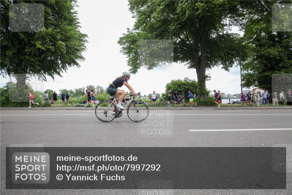 15.06.2025 - 7 Türme Triathlon Yannick Fuchs http://msf.ph/oto/7997292 15.06.2025 13:49:39 Radfahren 514, 781, 1051, 1089 meine-sportfotos.de