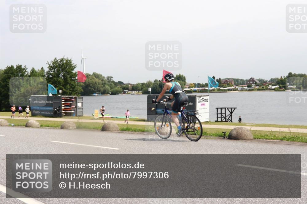 21.06.2025 - 27. Vierlanden-Triathlon H.Heesch http://msf.ph/oto/7997306 15.06.2025 11:32:10 Radfahren 144, 959 meine-sportfotos.de
