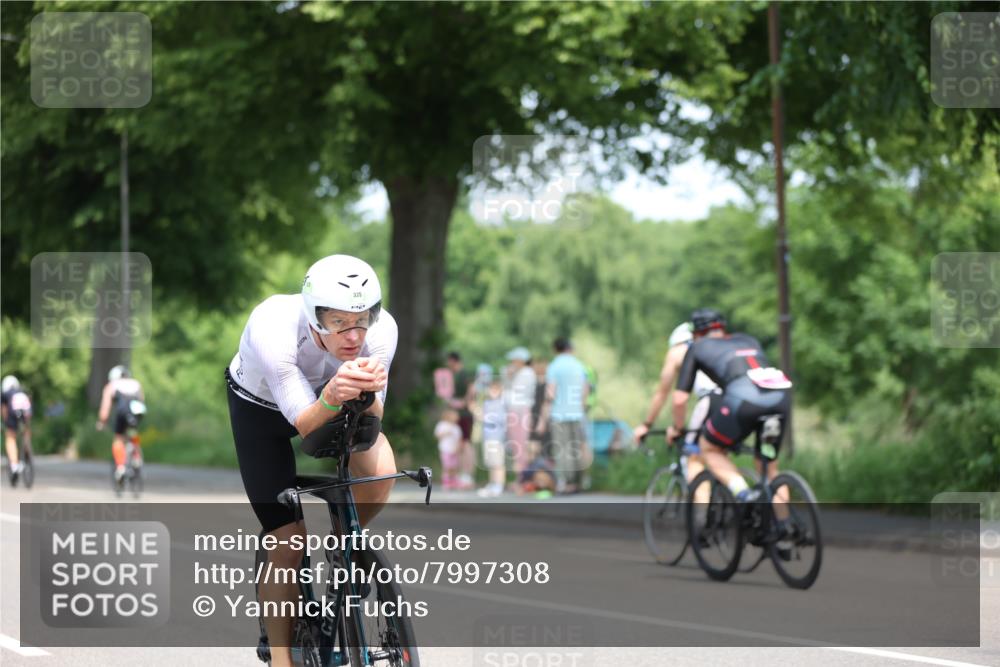 15.06.2025 - 7 Türme Triathlon Yannick Fuchs http://msf.ph/oto/7997308 15.06.2025 12:17:54 Radfahren 202, 256, 262, 325 meine-sportfotos.de