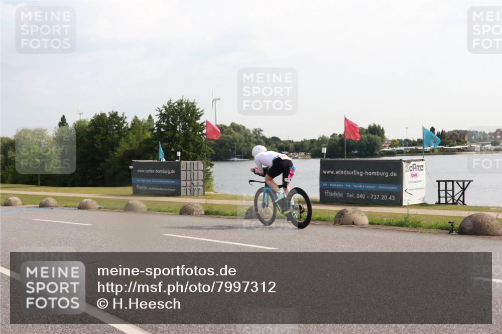 15.06.2025 - 27. Vierlanden-Triathlon H.Heesch http://msf.ph/oto/7997312 15.06.2025 09:33:53 Radfahren 74, 150 meine-sportfotos.de