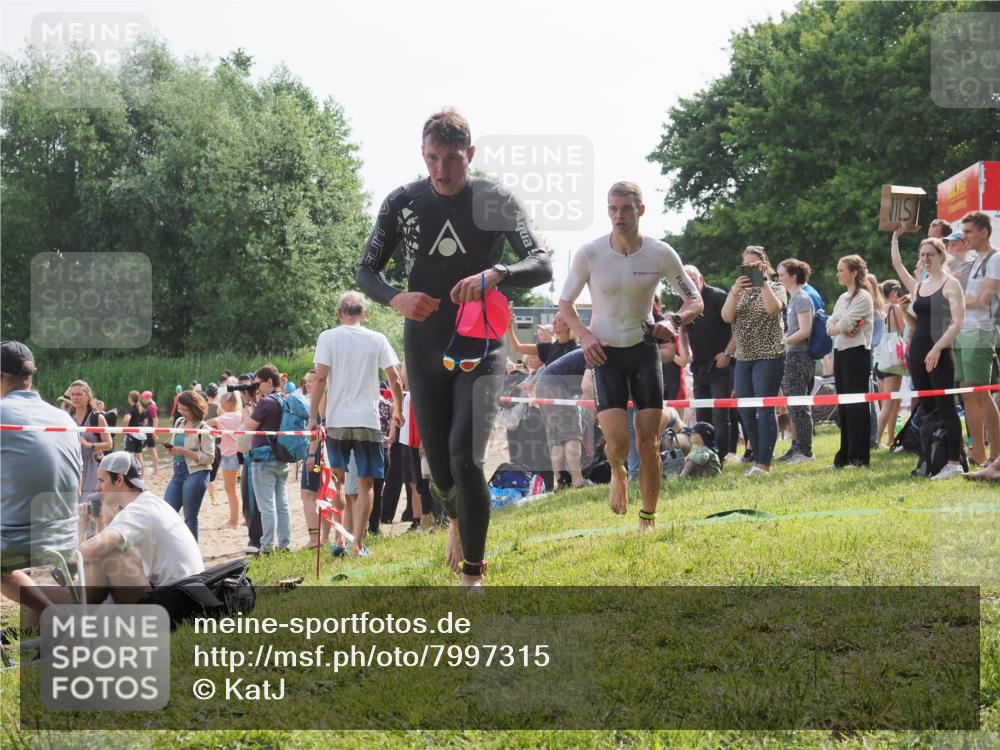 15.06.2025 - 27. Vierlanden-Triathlon KatJ http://msf.ph/oto/7997315 15.06.2025 09:55:49 Schwimmen 273, 280, 283, 300, 303, 322, 331, 338 meine-sportfotos.de