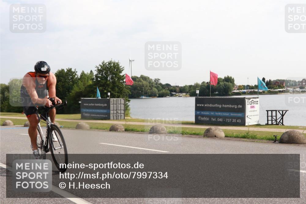 15.06.2025 - 27. Vierlanden-Triathlon H.Heesch http://msf.ph/oto/7997334 15.06.2025 09:34:24 Radfahren 188 meine-sportfotos.de