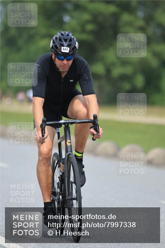 21.06.2025 - 27. Vierlanden-Triathlon H.Heesch http://msf.ph/oto/7997338 15.06.2025 12:24:38 Radfahren 714, 747, 841, 968 meine-sportfotos.de