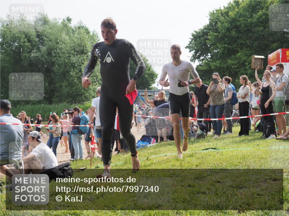 15.06.2025 - 27. Vierlanden-Triathlon KatJ http://msf.ph/oto/7997340 15.06.2025 09:55:49 Schwimmen 273, 280, 283, 300, 303, 322, 331, 338 meine-sportfotos.de