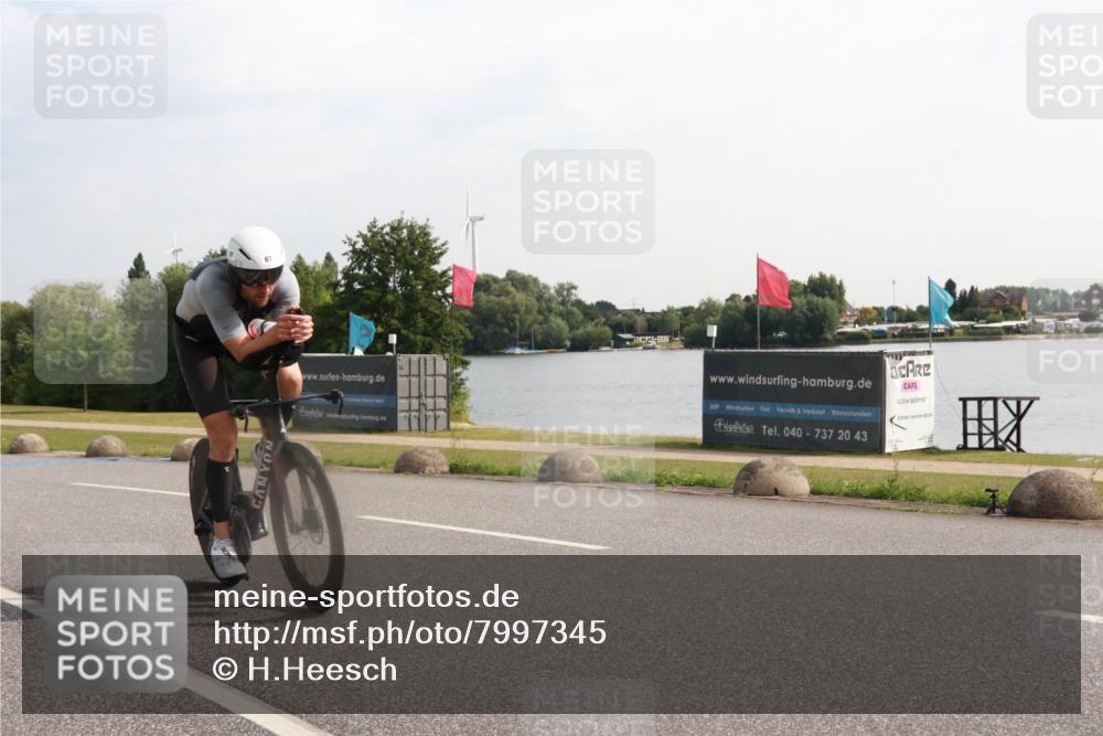15.06.2025 - 27. Vierlanden-Triathlon H.Heesch http://msf.ph/oto/7997345 15.06.2025 09:34:27 Radfahren 87, 188 meine-sportfotos.de