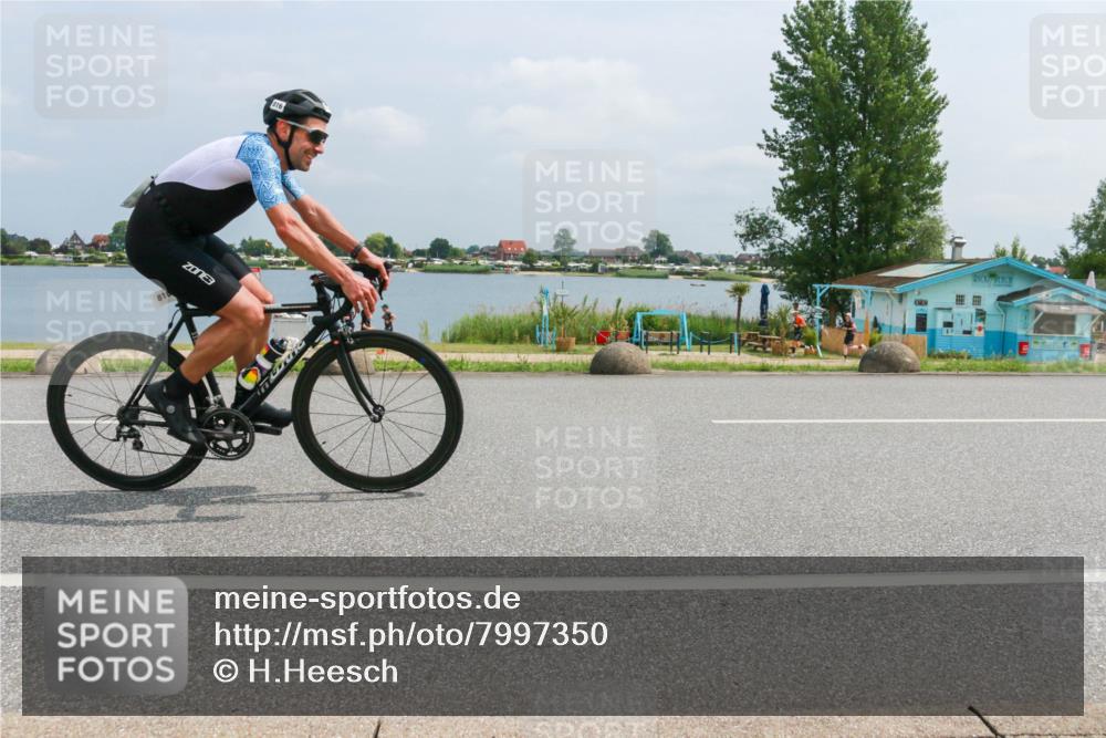 21.06.2025 - 27. Vierlanden-Triathlon H.Heesch http://msf.ph/oto/7997350 15.06.2025 12:25:55 Radfahren 816 meine-sportfotos.de