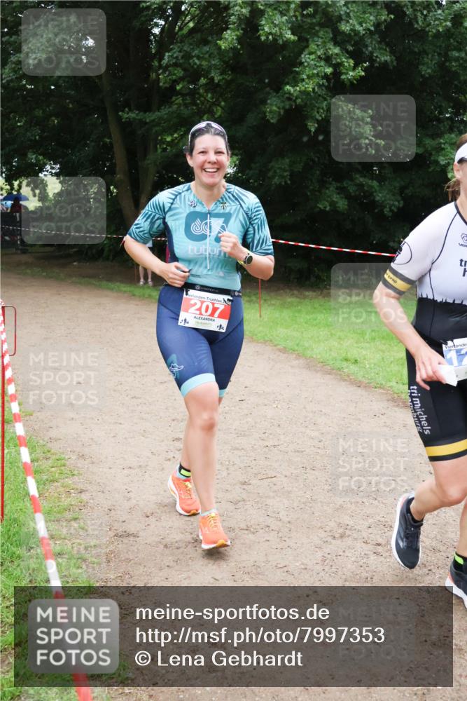 21.06.2025 - 27. Vierlanden-Triathlon Lena Gebhardt http://msf.ph/oto/7997353 15.06.2025 13:54:52 Laufen 207, 1990 meine-sportfotos.de