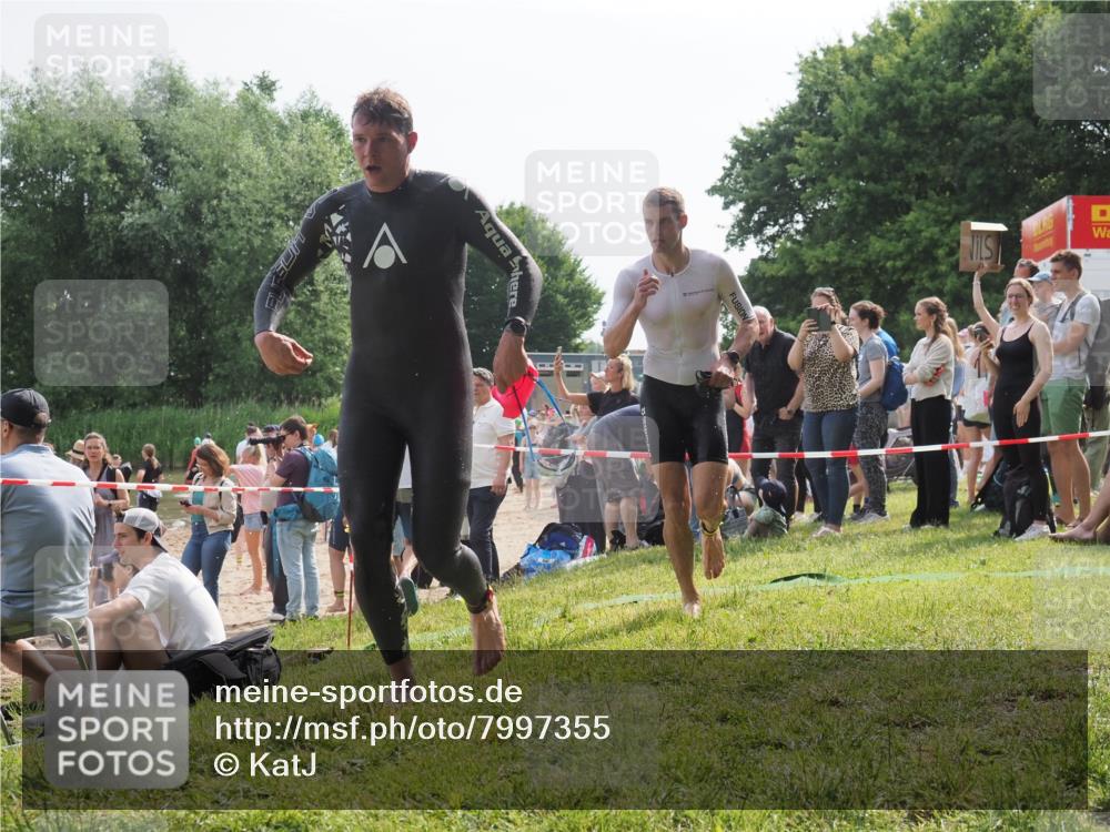 15.06.2025 - 27. Vierlanden-Triathlon KatJ http://msf.ph/oto/7997355 15.06.2025 09:55:49 Schwimmen 273, 280, 283, 300, 303, 322, 331, 338 meine-sportfotos.de