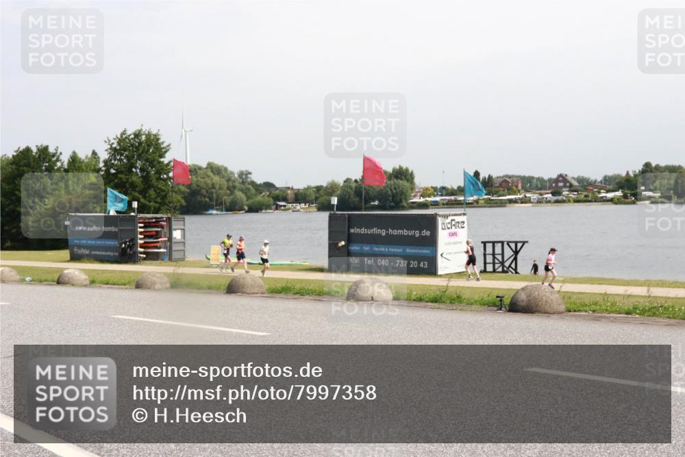 21.06.2025 - 27. Vierlanden-Triathlon H.Heesch http://msf.ph/oto/7997358 15.06.2025 11:32:16 Radfahren 892 meine-sportfotos.de