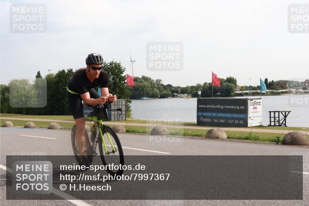 15.06.2025 - 27. Vierlanden-Triathlon H.Heesch http://msf.ph/oto/7997367 15.06.2025 09:35:05 Radfahren 17, 233 meine-sportfotos.de