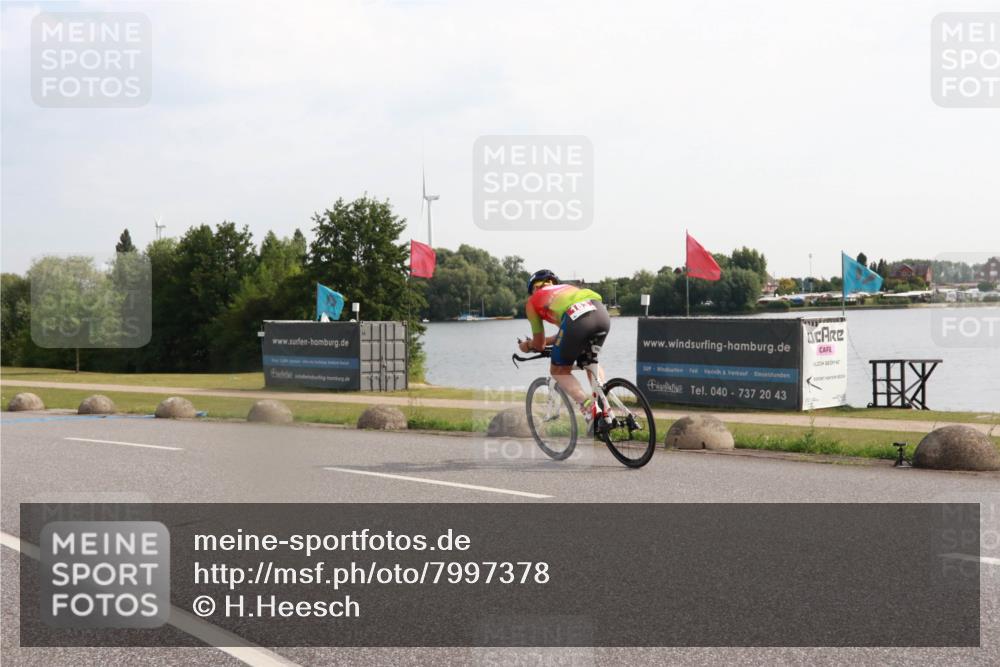 15.06.2025 - 27. Vierlanden-Triathlon H.Heesch http://msf.ph/oto/7997378 15.06.2025 09:35:25 Radfahren 63, 183 meine-sportfotos.de