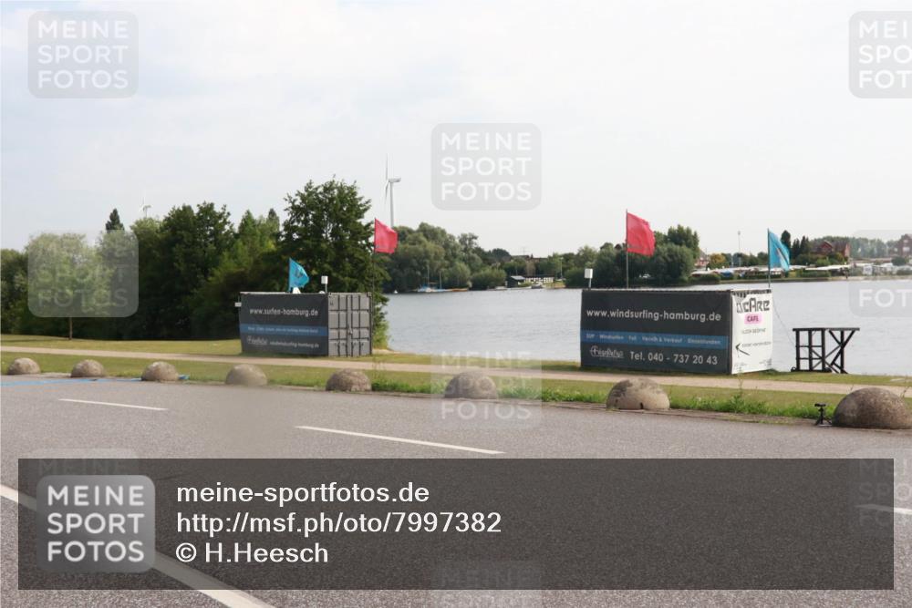 15.06.2025 - 27. Vierlanden-Triathlon H.Heesch http://msf.ph/oto/7997382 15.06.2025 09:35:47 Radfahren  meine-sportfotos.de