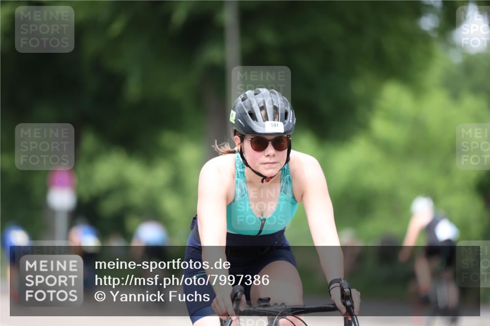15.06.2025 - 7 Türme Triathlon Yannick Fuchs http://msf.ph/oto/7997386 15.06.2025 13:12:43 Radfahren 363, 581, 660, 751, 1129, 1138 meine-sportfotos.de