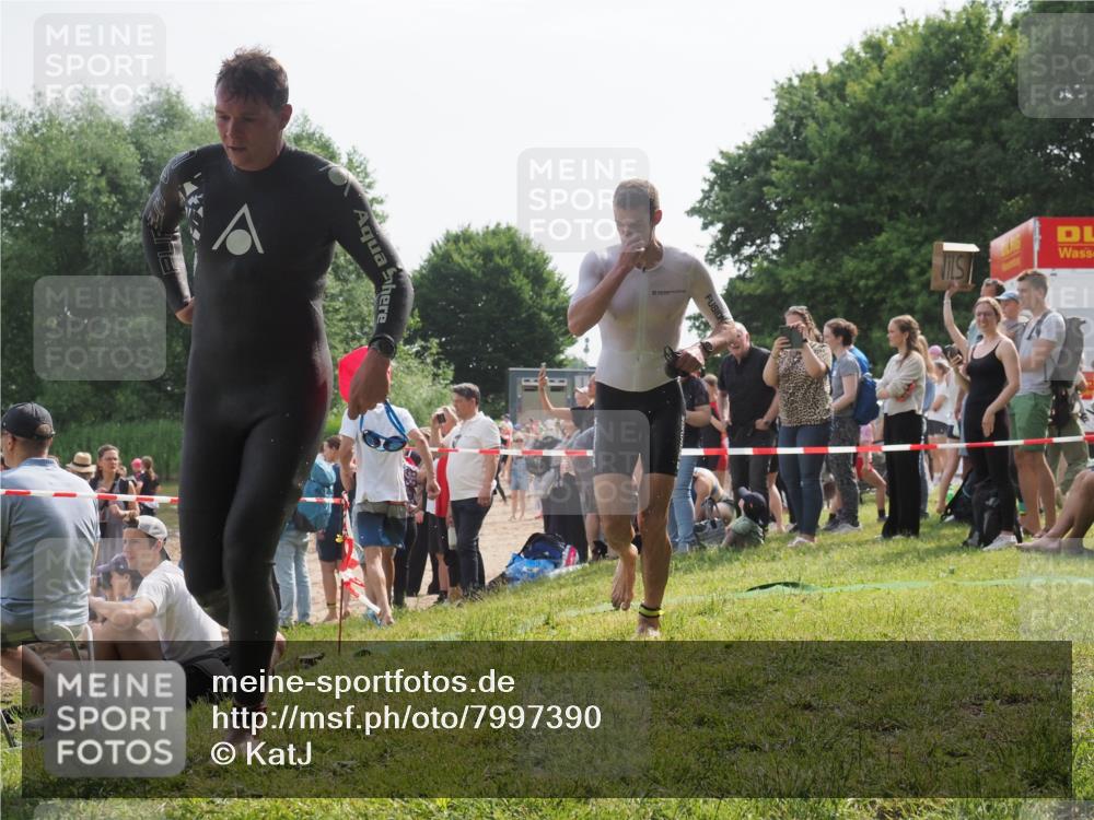 15.06.2025 - 27. Vierlanden-Triathlon KatJ http://msf.ph/oto/7997390 15.06.2025 09:55:50 Schwimmen 273, 280, 283, 300, 303, 322, 331, 338 meine-sportfotos.de