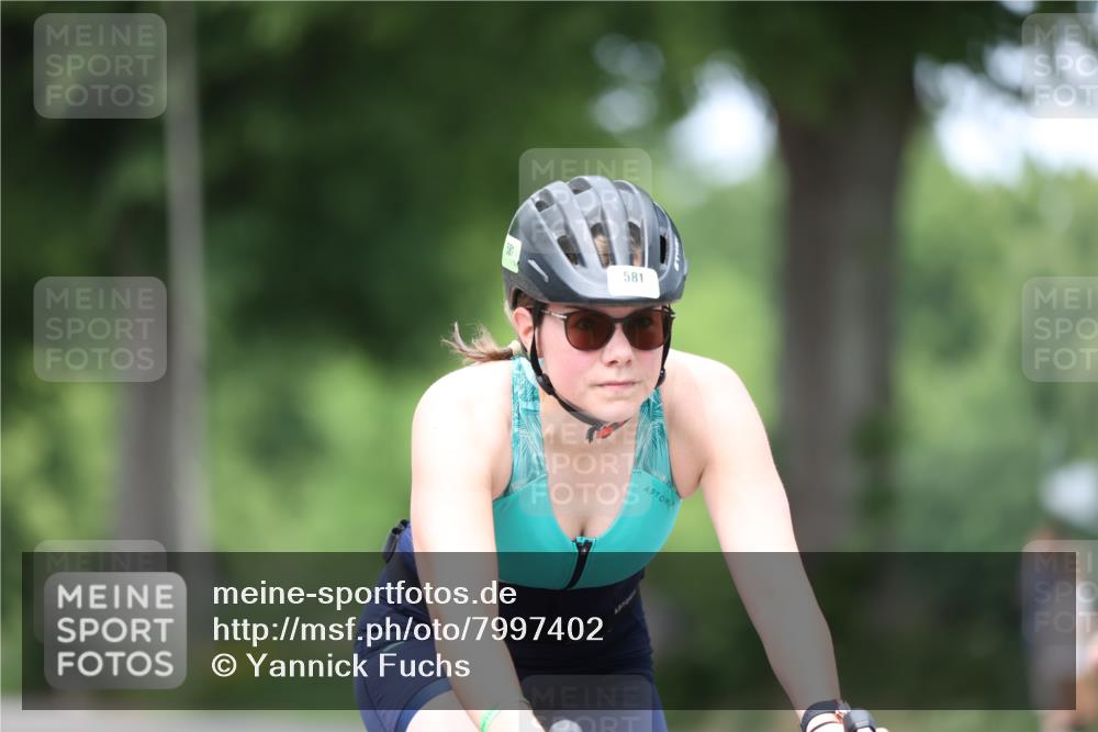 15.06.2025 - 7 Türme Triathlon Yannick Fuchs http://msf.ph/oto/7997402 15.06.2025 13:12:43 Radfahren 363, 581, 660, 751, 1129, 1138 meine-sportfotos.de