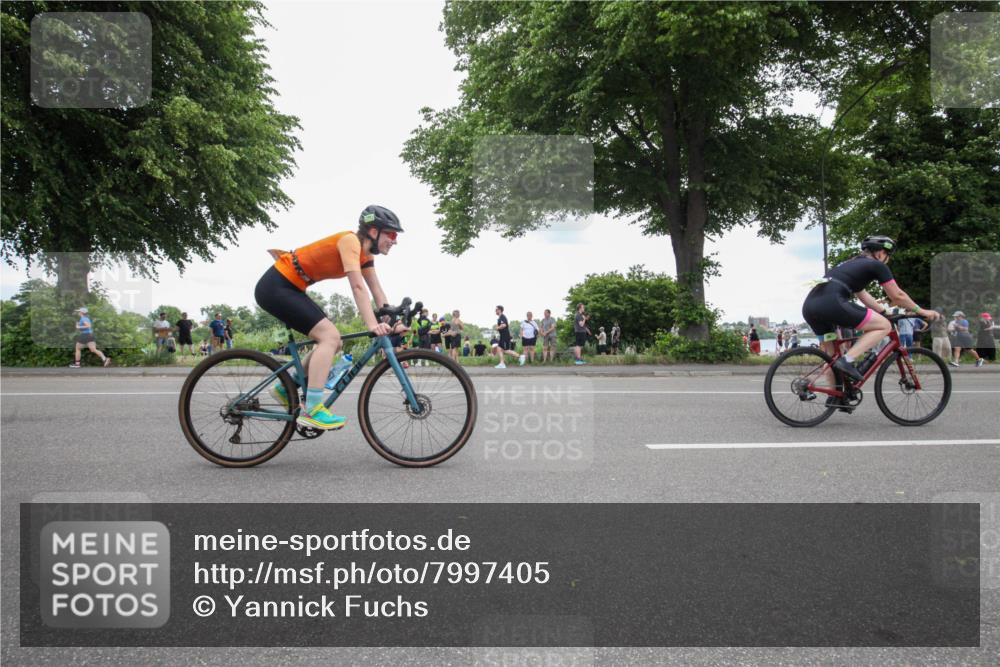 15.06.2025 - 7 Türme Triathlon Yannick Fuchs http://msf.ph/oto/7997405 15.06.2025 13:50:12 Radfahren 764, 894, 960, 1009, 1099, 1119 meine-sportfotos.de