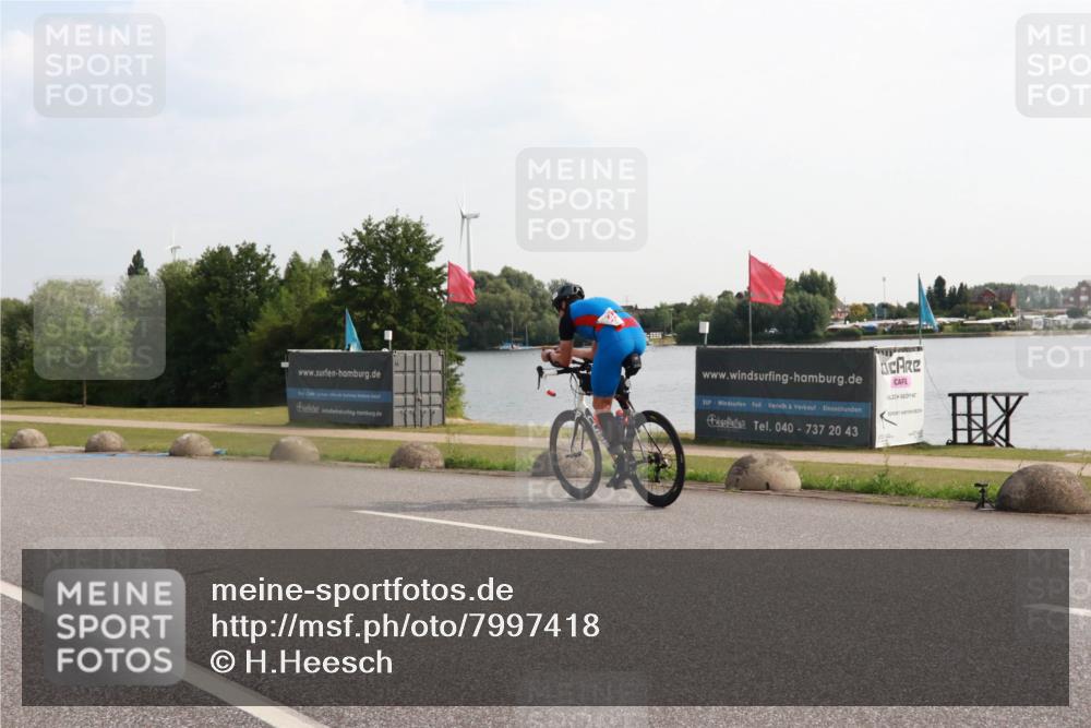 15.06.2025 - 27. Vierlanden-Triathlon H.Heesch http://msf.ph/oto/7997418 15.06.2025 09:36:40 Radfahren 10, 144 meine-sportfotos.de