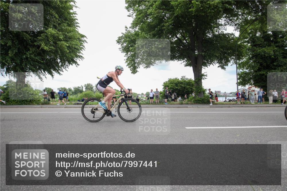 15.06.2025 - 7 Türme Triathlon Yannick Fuchs http://msf.ph/oto/7997441 15.06.2025 13:50:21 Radfahren 822, 839, 850, 866, 894, 960, 1099 meine-sportfotos.de