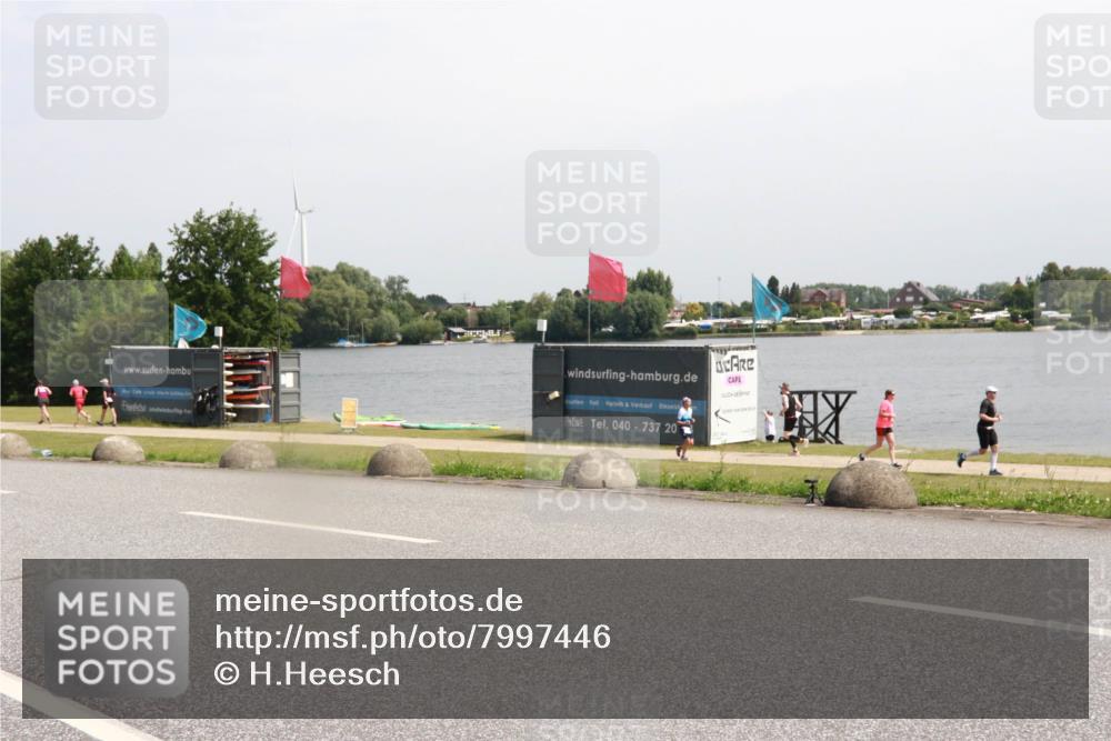 21.06.2025 - 27. Vierlanden-Triathlon H.Heesch http://msf.ph/oto/7997446 15.06.2025 11:32:50 Radfahren 718 meine-sportfotos.de