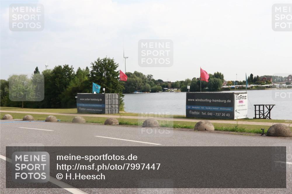 15.06.2025 - 27. Vierlanden-Triathlon H.Heesch http://msf.ph/oto/7997447 15.06.2025 09:37:17 Radfahren 158 meine-sportfotos.de