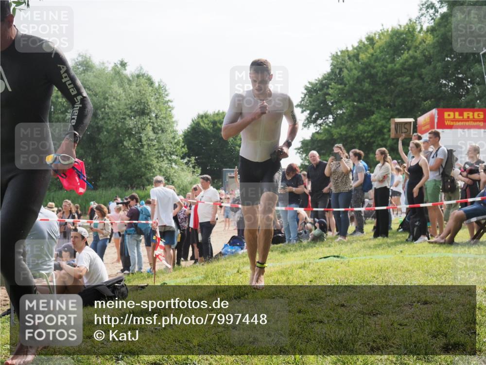 15.06.2025 - 27. Vierlanden-Triathlon KatJ http://msf.ph/oto/7997448 15.06.2025 09:55:50 Schwimmen 273, 280, 283, 300, 303, 322, 331, 338 meine-sportfotos.de