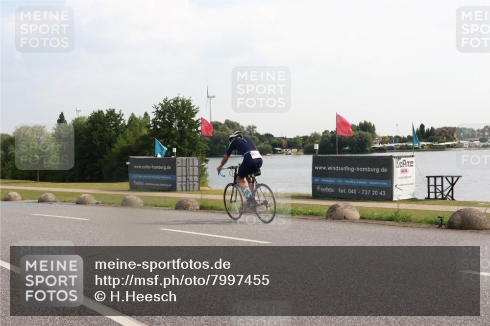 15.06.2025 - 27. Vierlanden-Triathlon H.Heesch http://msf.ph/oto/7997455 15.06.2025 09:37:23 Radfahren 70 meine-sportfotos.de