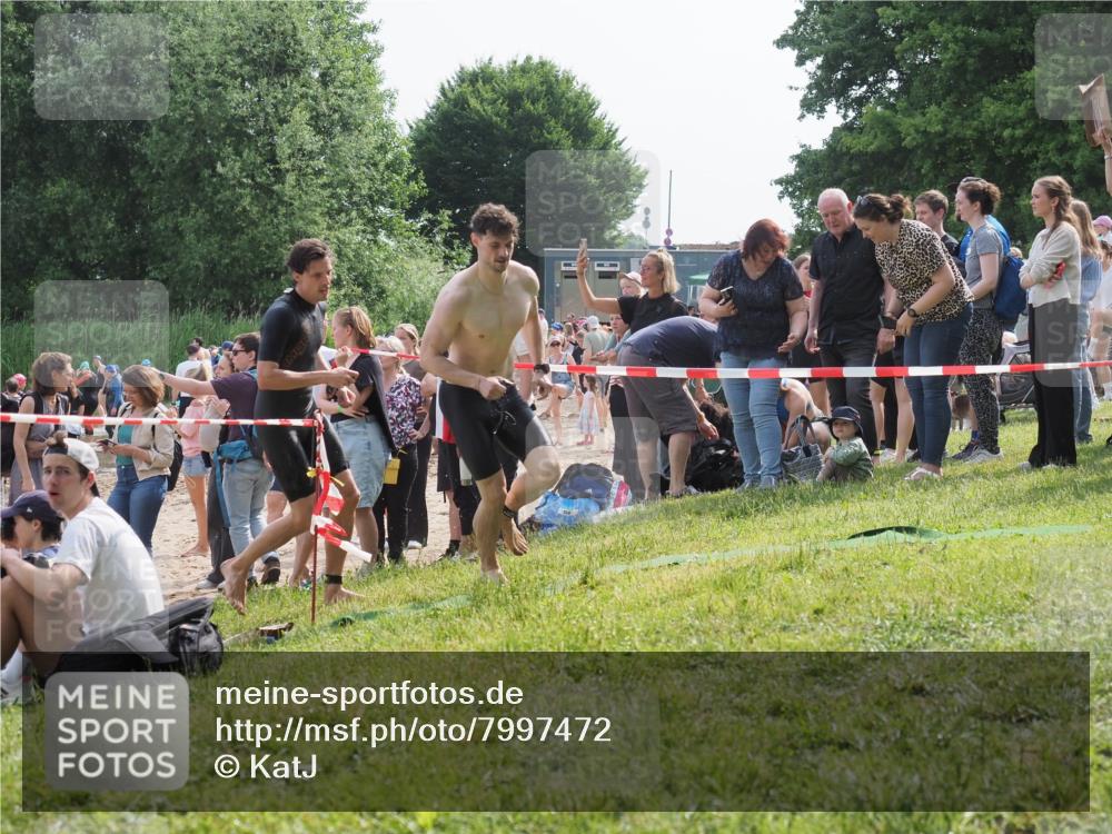 15.06.2025 - 27. Vierlanden-Triathlon KatJ http://msf.ph/oto/7997472 15.06.2025 09:55:53 Schwimmen 273, 280, 283, 300, 303, 308, 322, 331, 338 meine-sportfotos.de