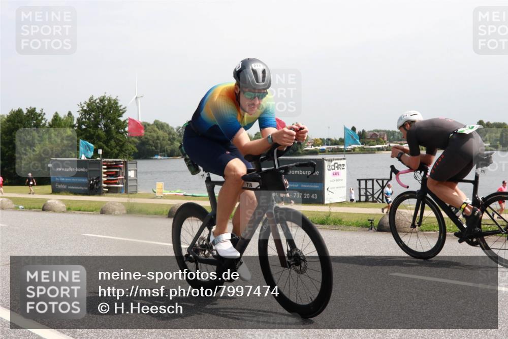 21.06.2025 - 27. Vierlanden-Triathlon H.Heesch http://msf.ph/oto/7997474 15.06.2025 11:32:51 Radfahren 718 meine-sportfotos.de
