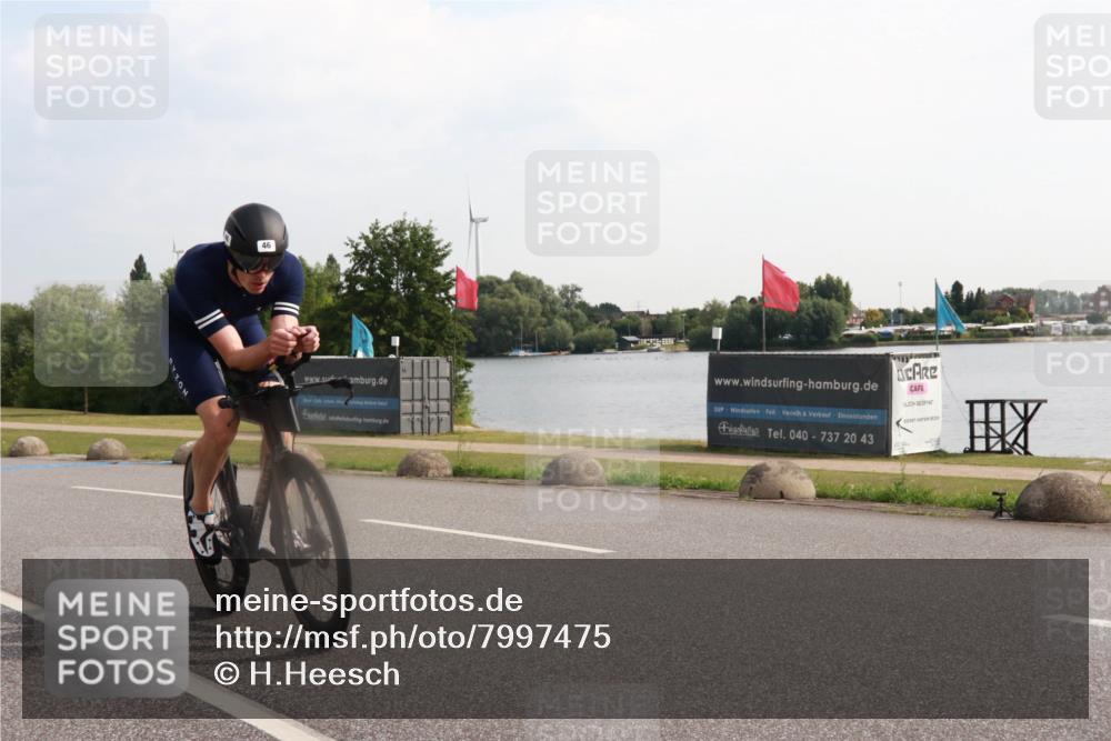 15.06.2025 - 27. Vierlanden-Triathlon H.Heesch http://msf.ph/oto/7997475 15.06.2025 09:37:28 Radfahren 46, 70, 186, 196 meine-sportfotos.de