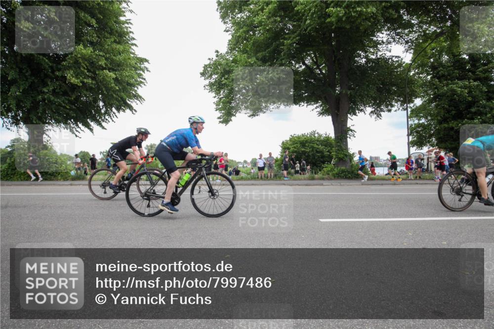 15.06.2025 - 7 Türme Triathlon Yannick Fuchs http://msf.ph/oto/7997486 15.06.2025 13:50:27 Radfahren 822, 839, 850, 866 meine-sportfotos.de