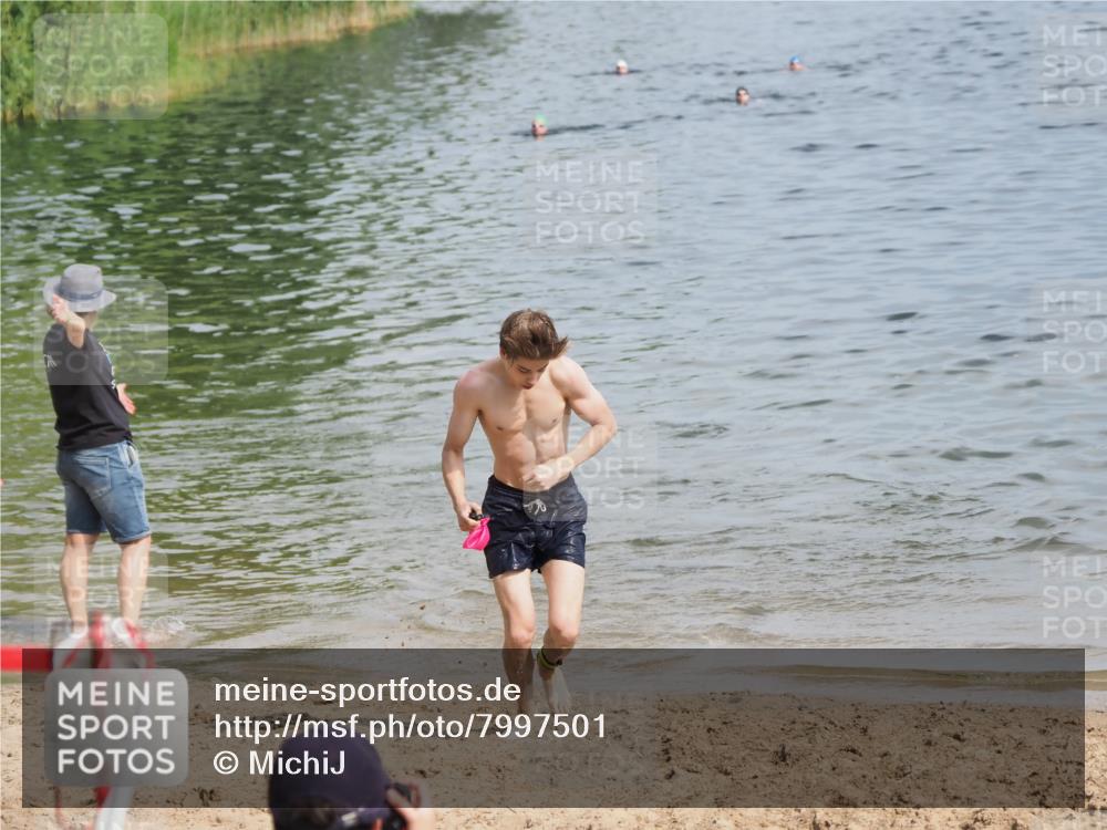 21.06.2025 - 27. Vierlanden-Triathlon MichiJ http://msf.ph/oto/7997501 15.06.2026 09:58:42 Schwimmen 269 meine-sportfotos.de