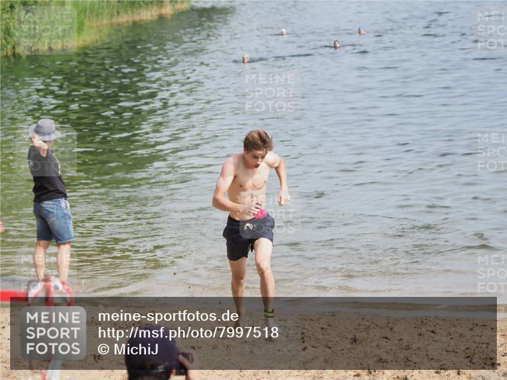 21.06.2025 - 27. Vierlanden-Triathlon MichiJ http://msf.ph/oto/7997518 15.06.2026 09:58:42 Schwimmen 269 meine-sportfotos.de