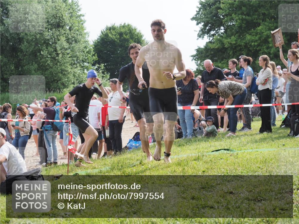 15.06.2025 - 27. Vierlanden-Triathlon KatJ http://msf.ph/oto/7997554 15.06.2025 09:55:54 Schwimmen 273, 280, 283, 300, 303, 308, 322, 331, 338 meine-sportfotos.de